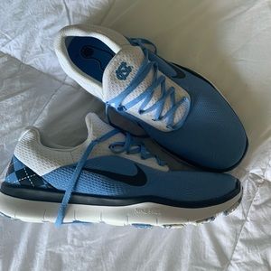 MENS UNC Nike Free Trainer